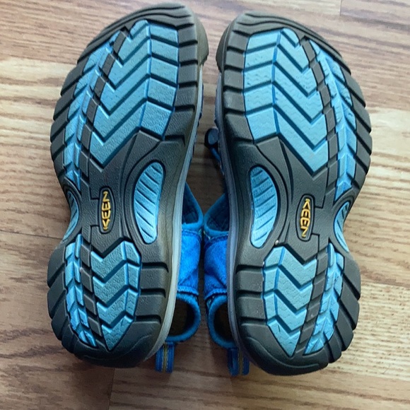 Keen Waterproof Slip On Sandals - Picture 6 of 8